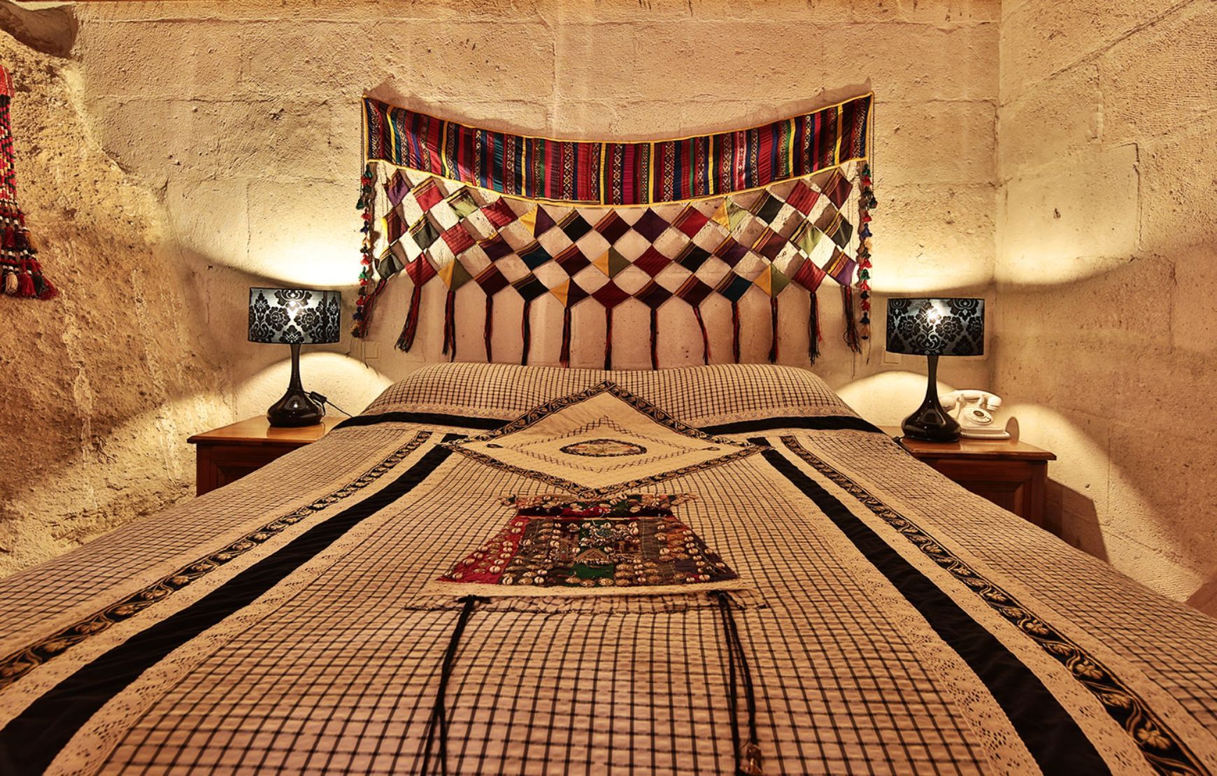quen beed in your room at Cappadocia Cave Suites