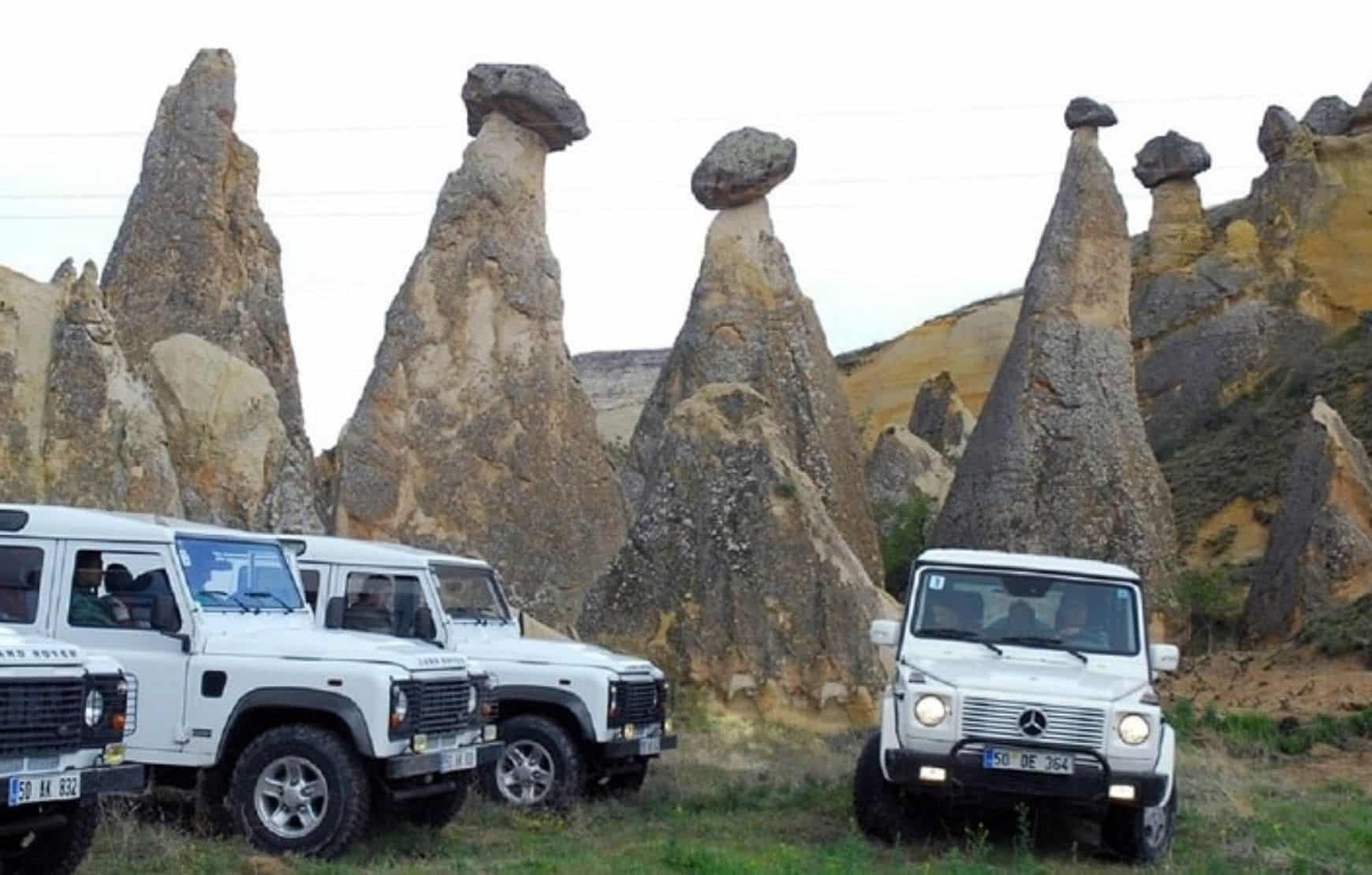 Jeep Safari in Cappadocia - jeeps between walleys