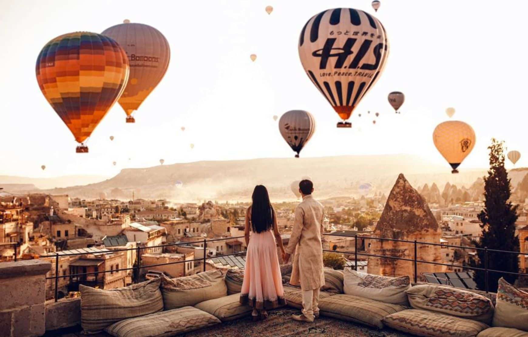 a honeymoon couple at Cappadocia Professional Photography Tour