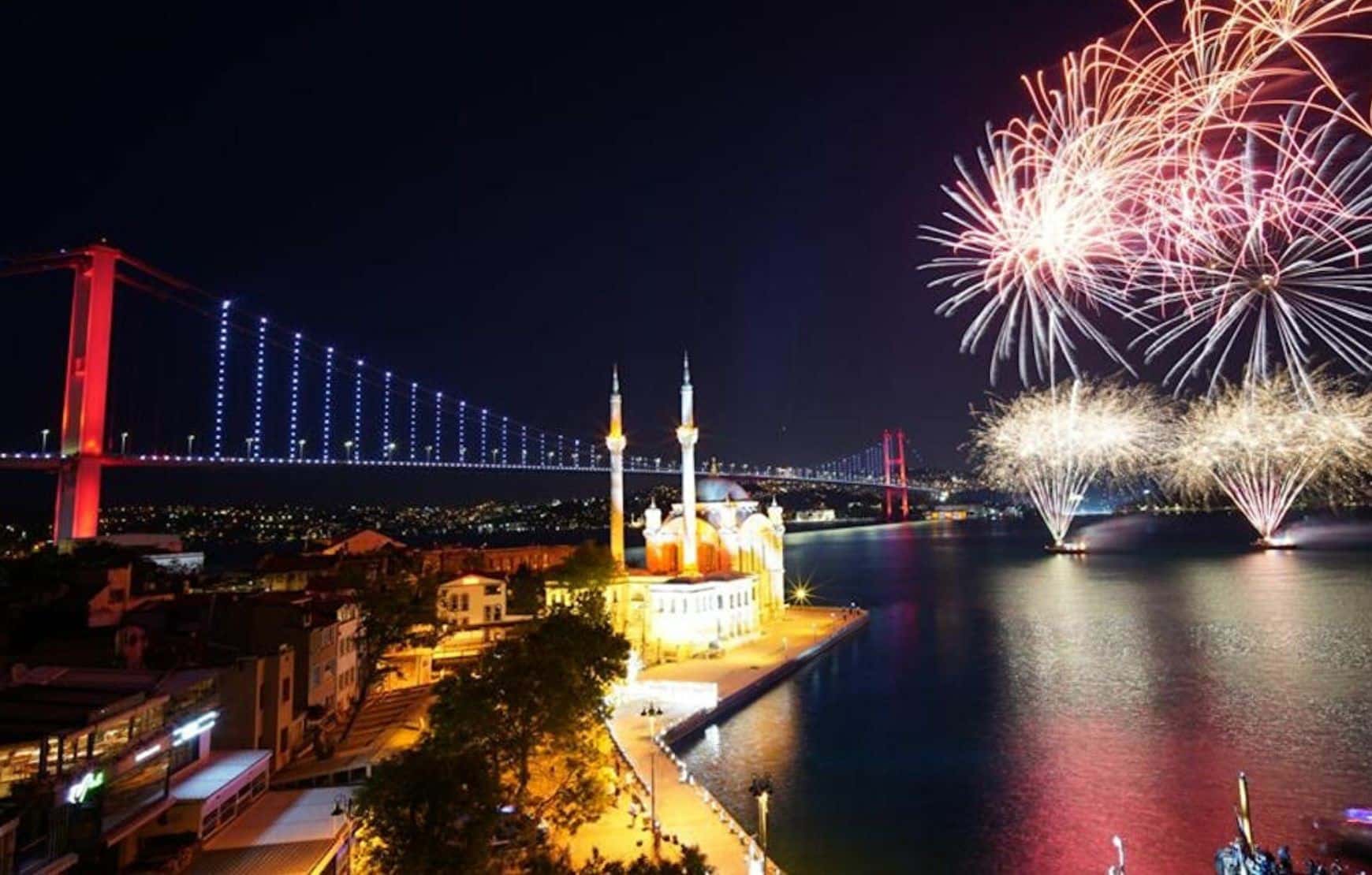 Istanbul Bosphorus New Year Celebration