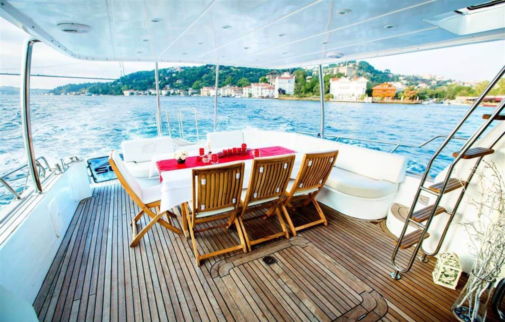 We organize special events in a private yacht in Bosphorus