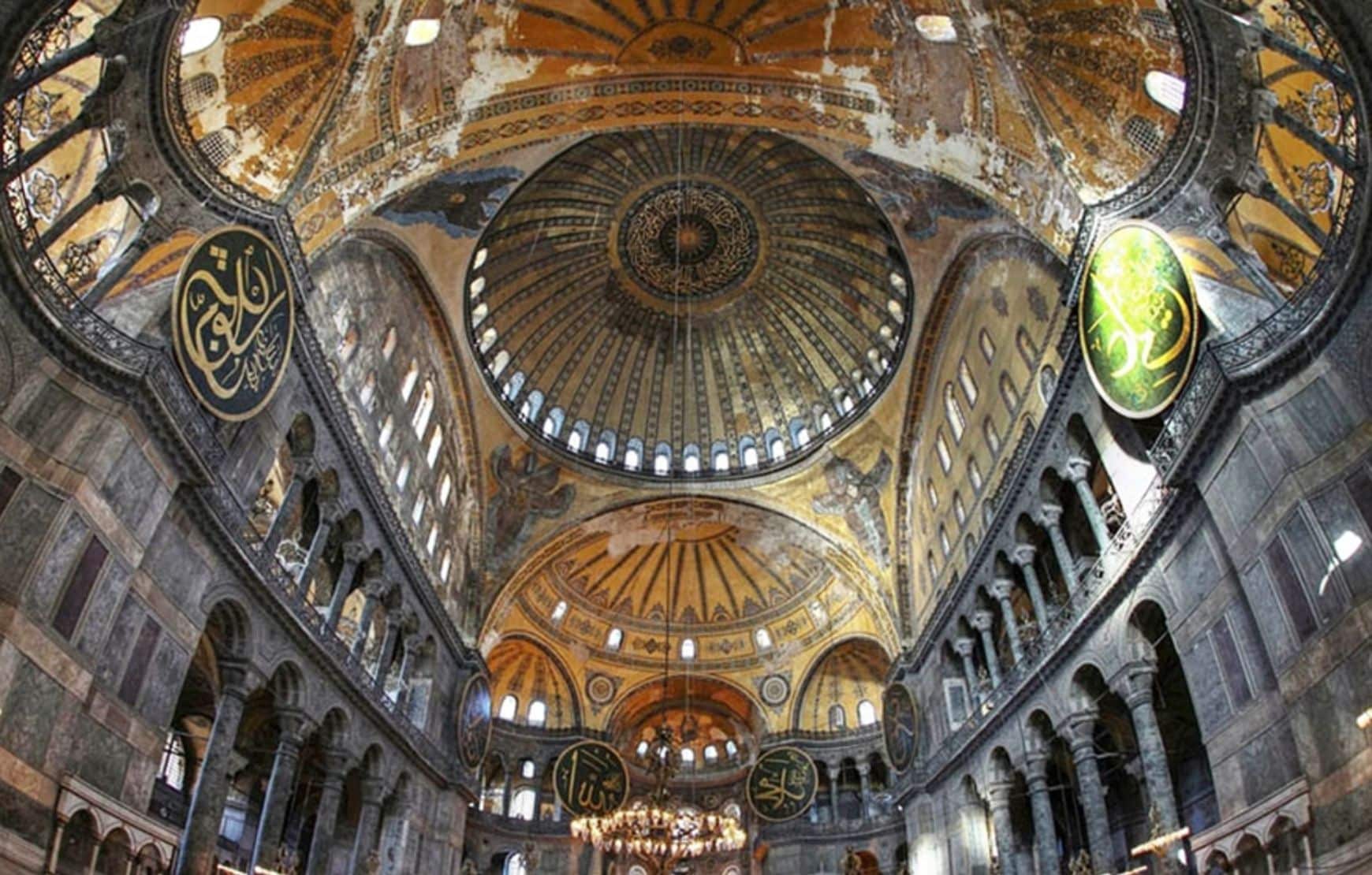 Inside of Hagia Sophia at our Istanbul Half Day Tour