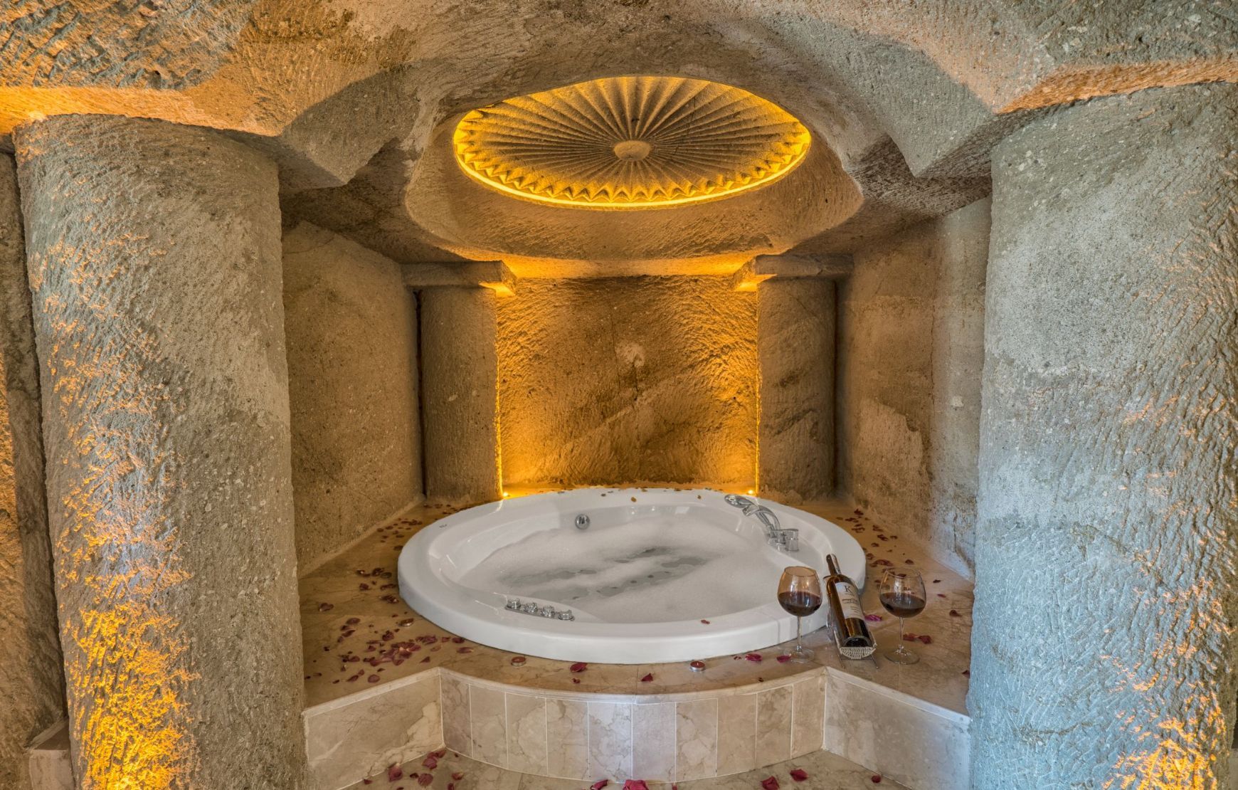 Enjoy cave jacuzzi inside of the room