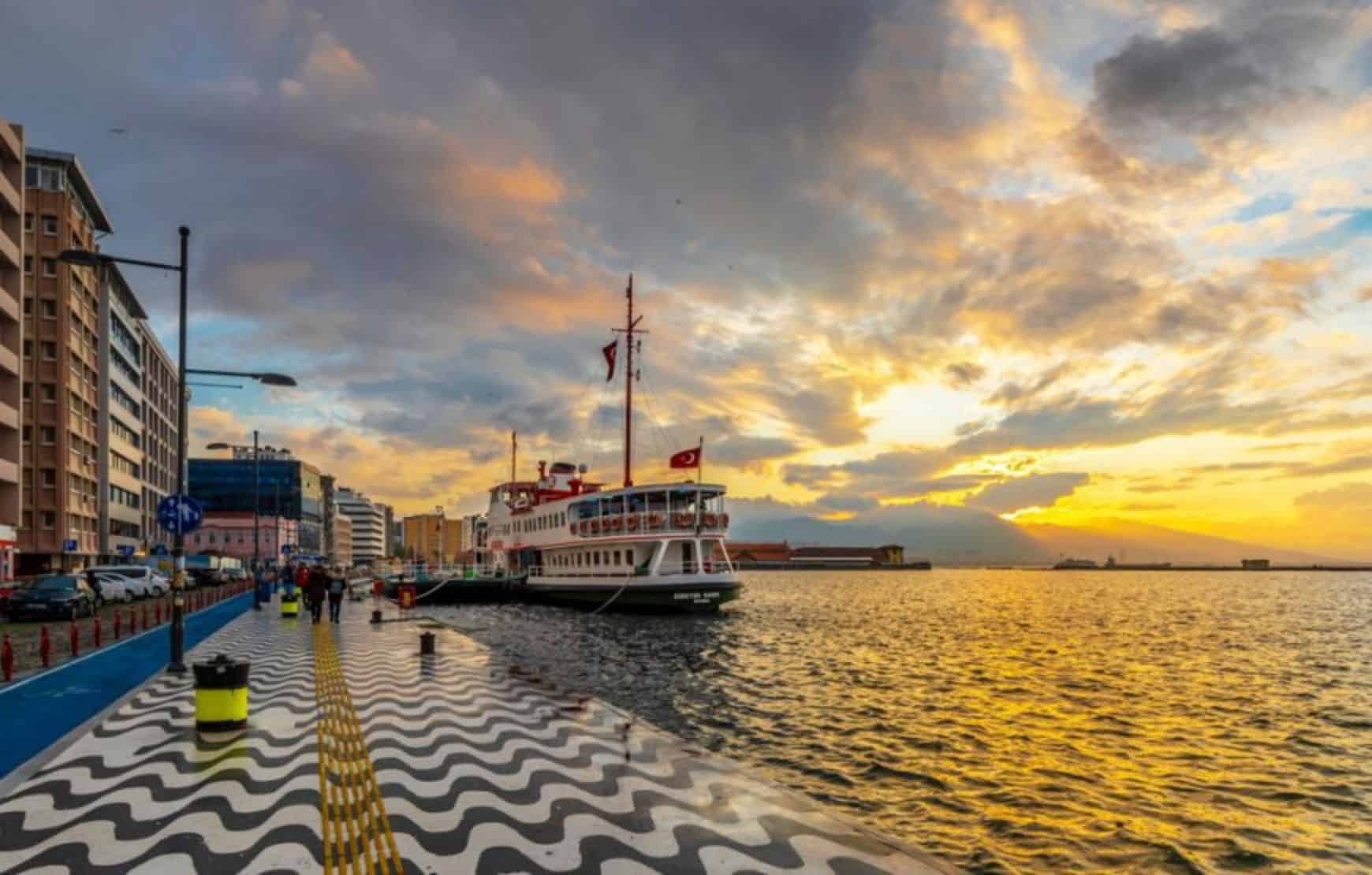 Izmir City Private Tour - Konak ferry port